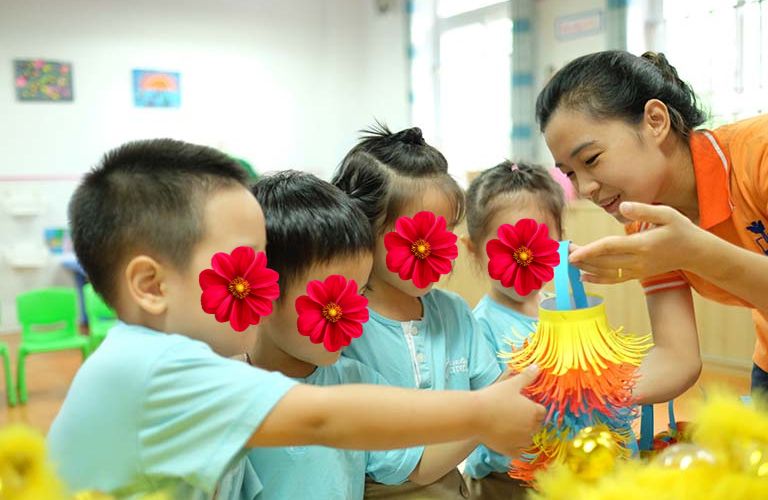 Chương trình tiền tiểu học sẽ giúp trẻ tự kỷ trang bị những kỹ năng cần thiết để phục vụ cho quá trình học tập