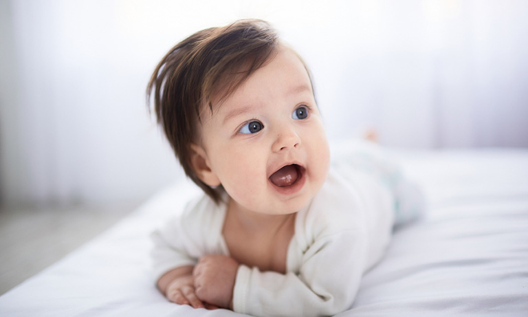 phân biệt trẻ chậm nói tự kỷ và chậm nói đơn thuần
